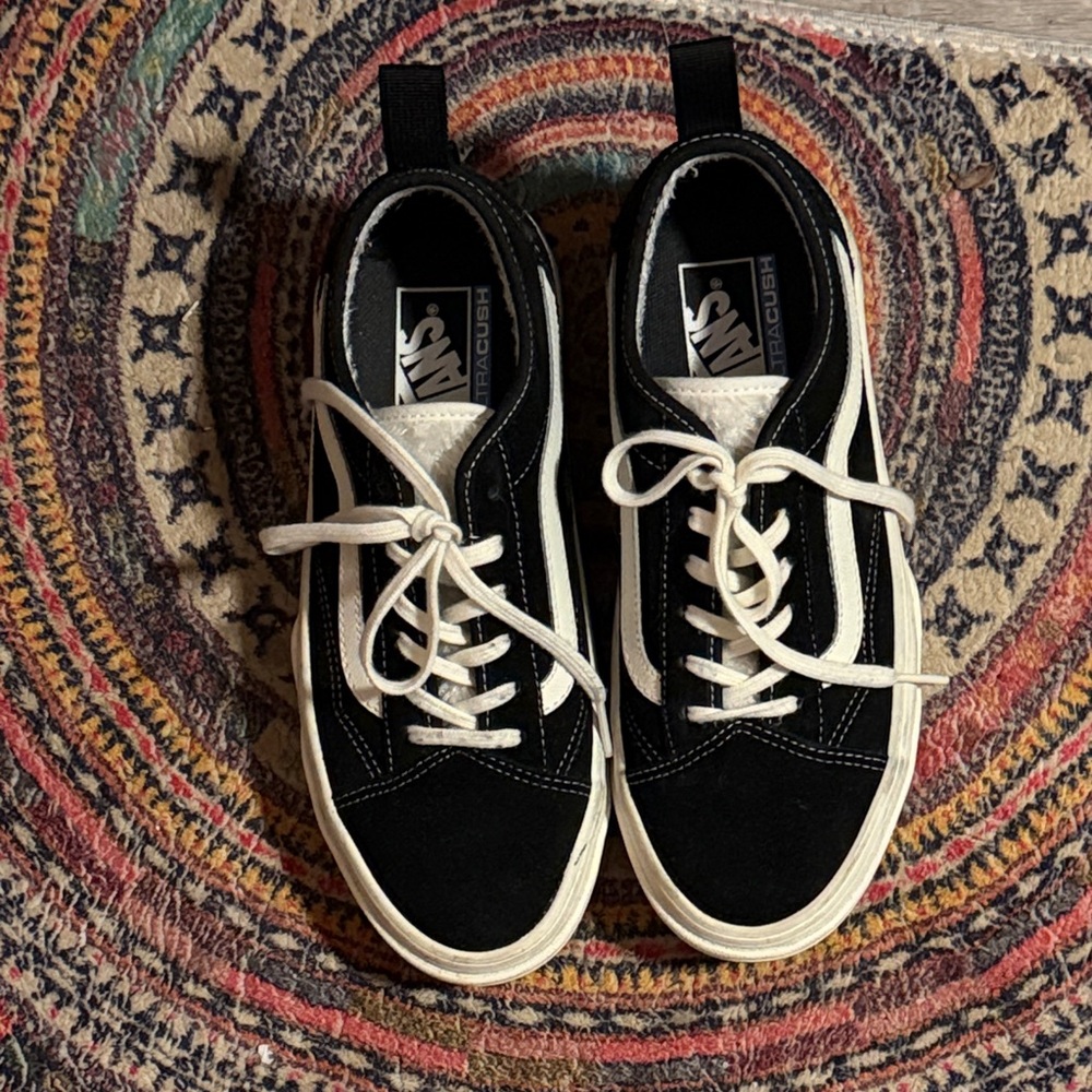 Vans Men's Black and White Lace-Up Sneakers